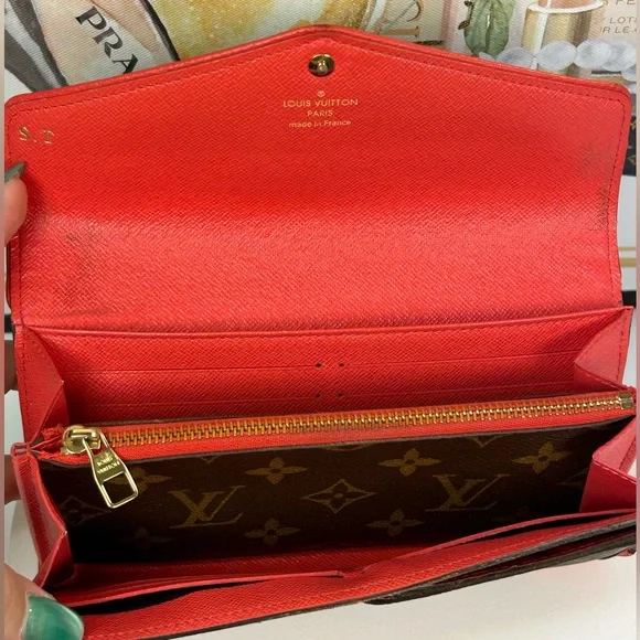 Louis Vuitton Retiro Monogram Sarah Wallet 😍❤️ - Picture 3 of 17